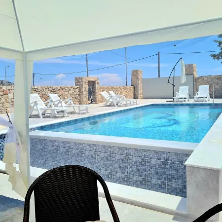 Traounou Serenity Villa *