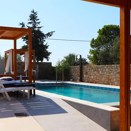 Traounou Serenity Near To Villa